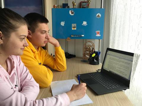 Юні науковці закінчили навчання у Всеукраїнський Природничій школі