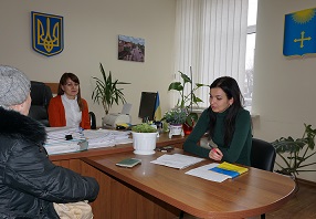 Про відповідальність за продаж алкогольних напоїв та тютюнових виробів неповнолітнім