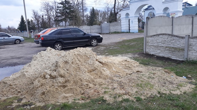 Благоустрій територій кладовищ напередодні Великодня та поминальних днів