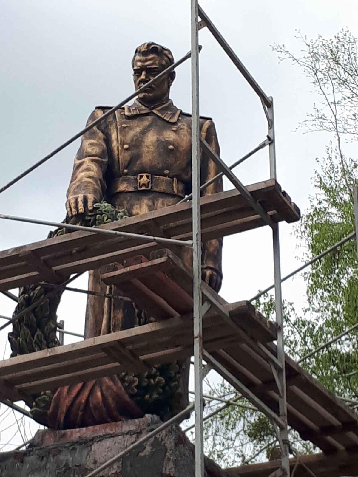 У місті ремонтують пам’ятники воїнам Другої світової війни