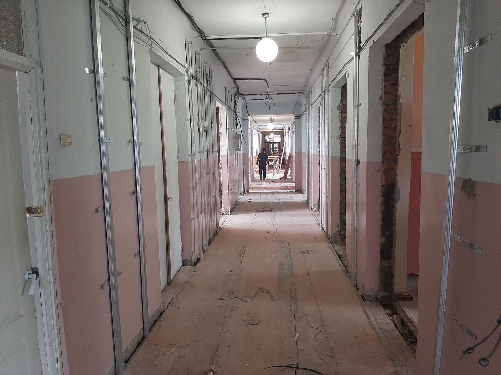 В Охтирській міській стоматполіклініці під час карантину проводяться ремонтні роботи
