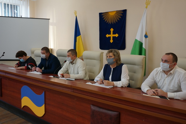 На апаратній нараді при міському голові підбили підсумки роботи за минулий тиждень та отримали завдання на поточний тиждень