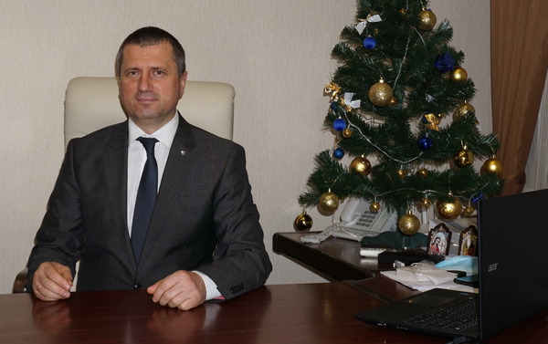 Шановні  жителі Охтирської громади! Щиро і сердечно вітаю Вас із прийдешніми святами – Новим роком та Різдвом Христовим!