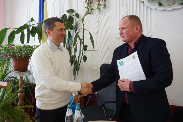 Міський голова Павло КУЗЬМЕНКО та голова Кириківської селищної ради Павло ГУЧЕНКО підписали Меморандум про партнерство