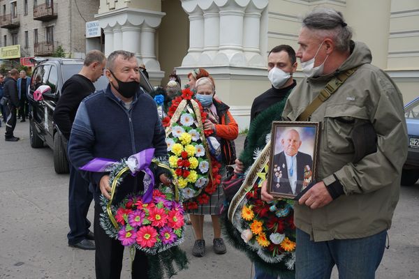 Місто попрощалось з художником, ветераном Другої світової війни, Почесним громадянином міста Охтирка Іваном ШАПОВАЛОВИМ