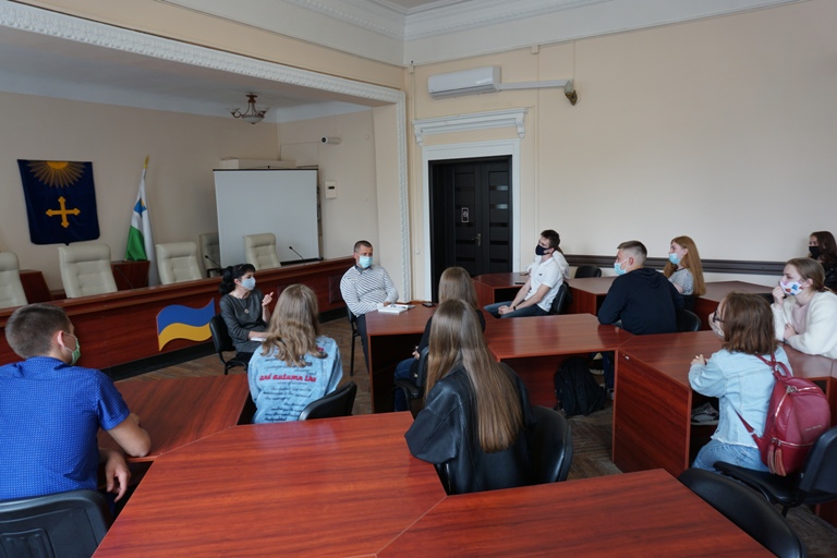 Якими будуть урочисті заходи для випускників загальноосвітніх закладів