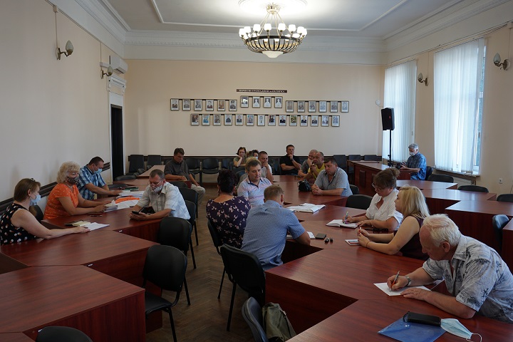 За “круглим столом” обговорили питання тарифу на проїзд пасажирів у міських автобусних маршрутах загального користування