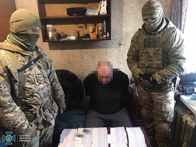 За матеріалами СБУ суд покарав лідера злочинної групи, який планував розбійний напад на керівника ОТГ на Сумщині