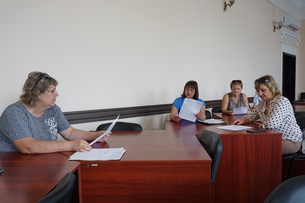 На засіданнях комісій розглянуто проблемні питання