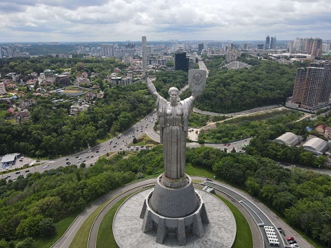 «Архітектура» – «Батьківщина – Мати» – ІІІ місце – Ростислав ІВЧЕНКО, гурток  «Неорганічна хімія», кер. Наталія ТКАЧЕНКО