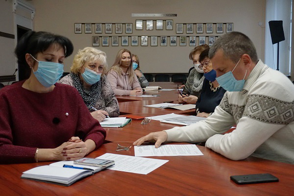 Відбулося чергове засідання комісії з питань захисту прав дитини при виконавчому комітеті Охтирської міської ради