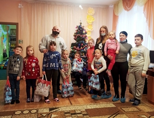 До вихованців центру комплексної реабілітації для дітей з інвалідністю з добрим словом та солодкими подарунками