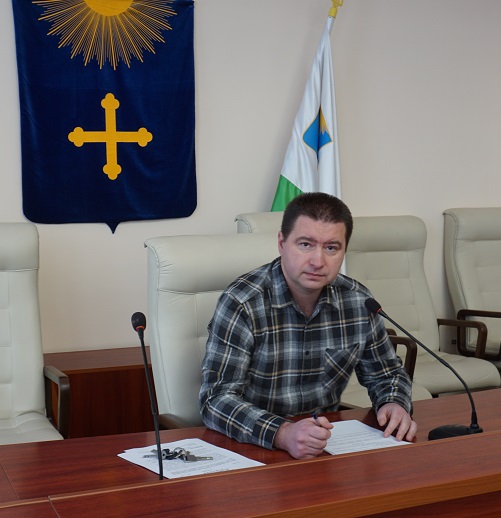 У залі засідань міської ради відбулася робоча нарада з посадовими особами місцевого самоврядування під головування керуючого справами виконавчого комітету