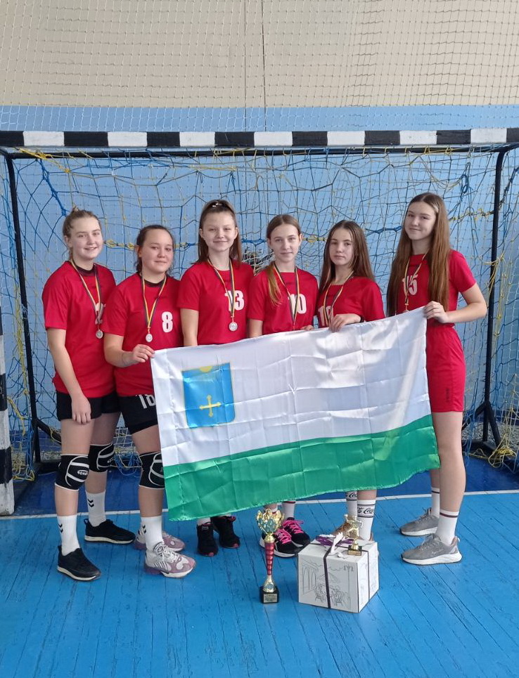 Команда дівчат Охтирської ДЮСШ виборола ІІ місце на чемпіонаті Харківської області з гандболу