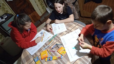 Книги-розмальовки для дітей Охтирської громади