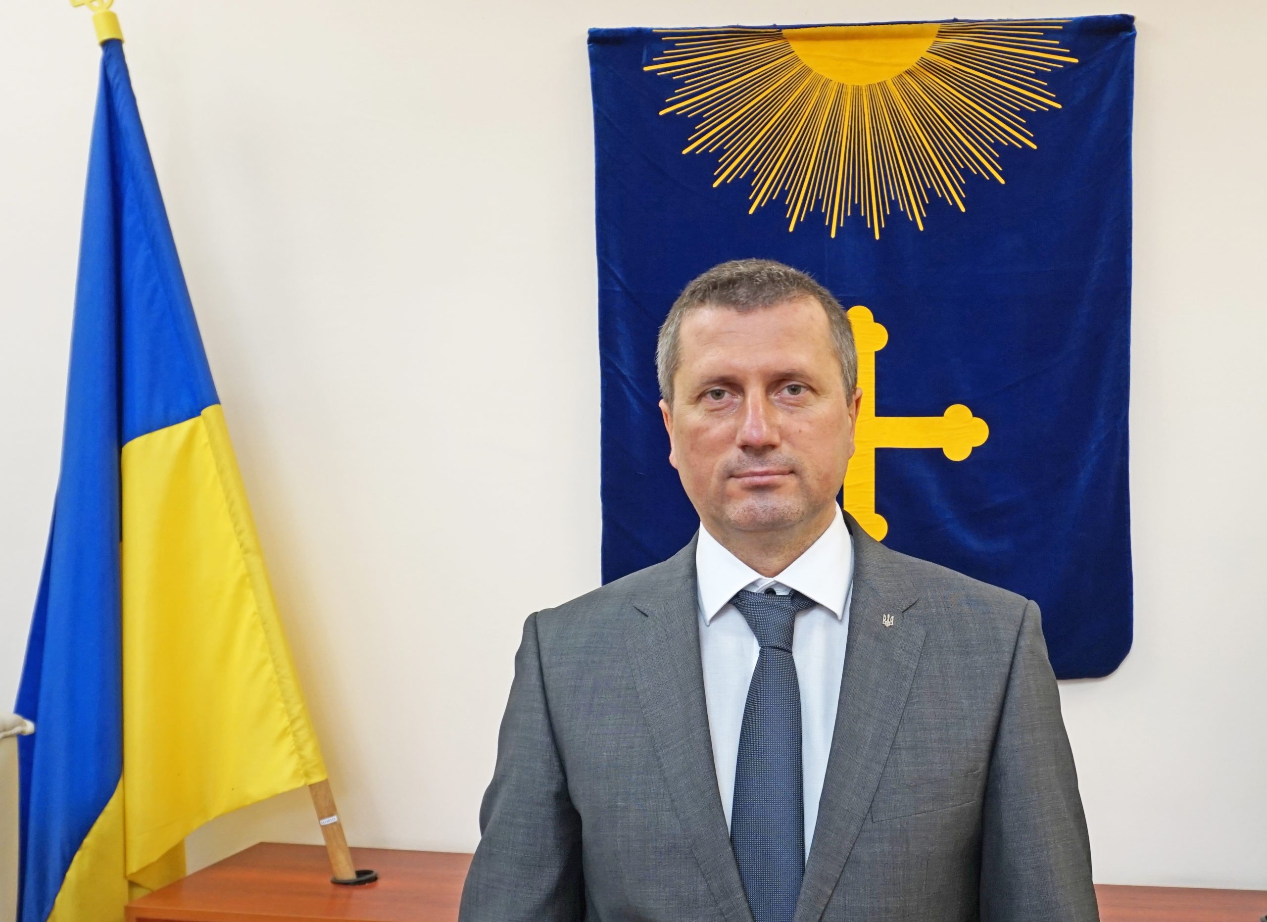 ВІТАННЯ МІСЬКОГО ГОЛОВИ ОХТИРКИ З ДНЕМ ДЕРЖАВНОГО ПРАПОРА УКРАЇНИ