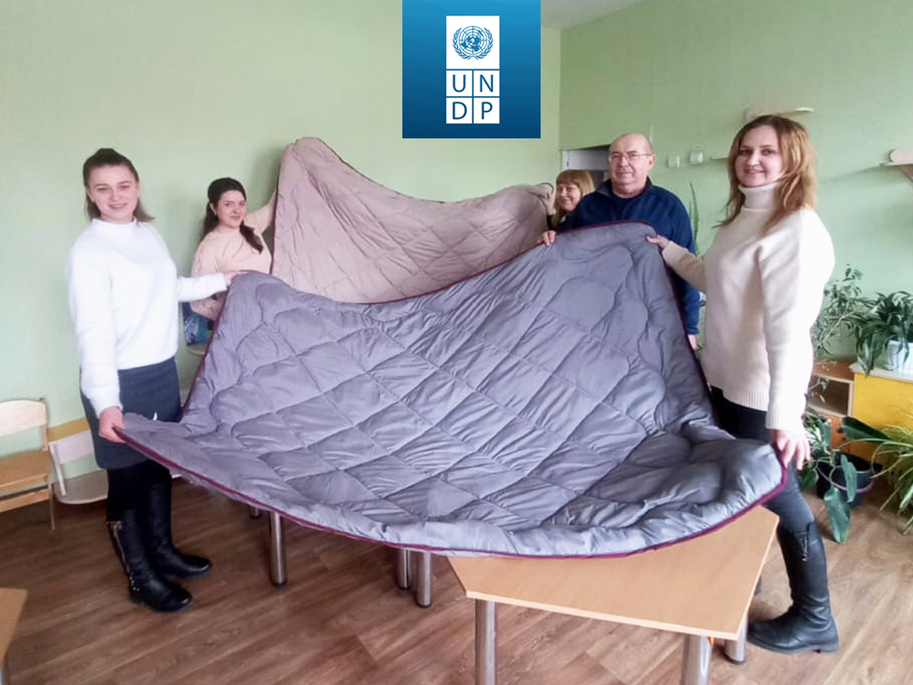 КОВДРИ ДЛЯ ОБЛАДНАННЯ МІСЦЬ ПРОЖИВАННЯ ПЕРЕСЕЛЕНЦІВ ТА ПОСТРАЖДАЛИХ ВНАСЛІДОК ВІЙНИ
