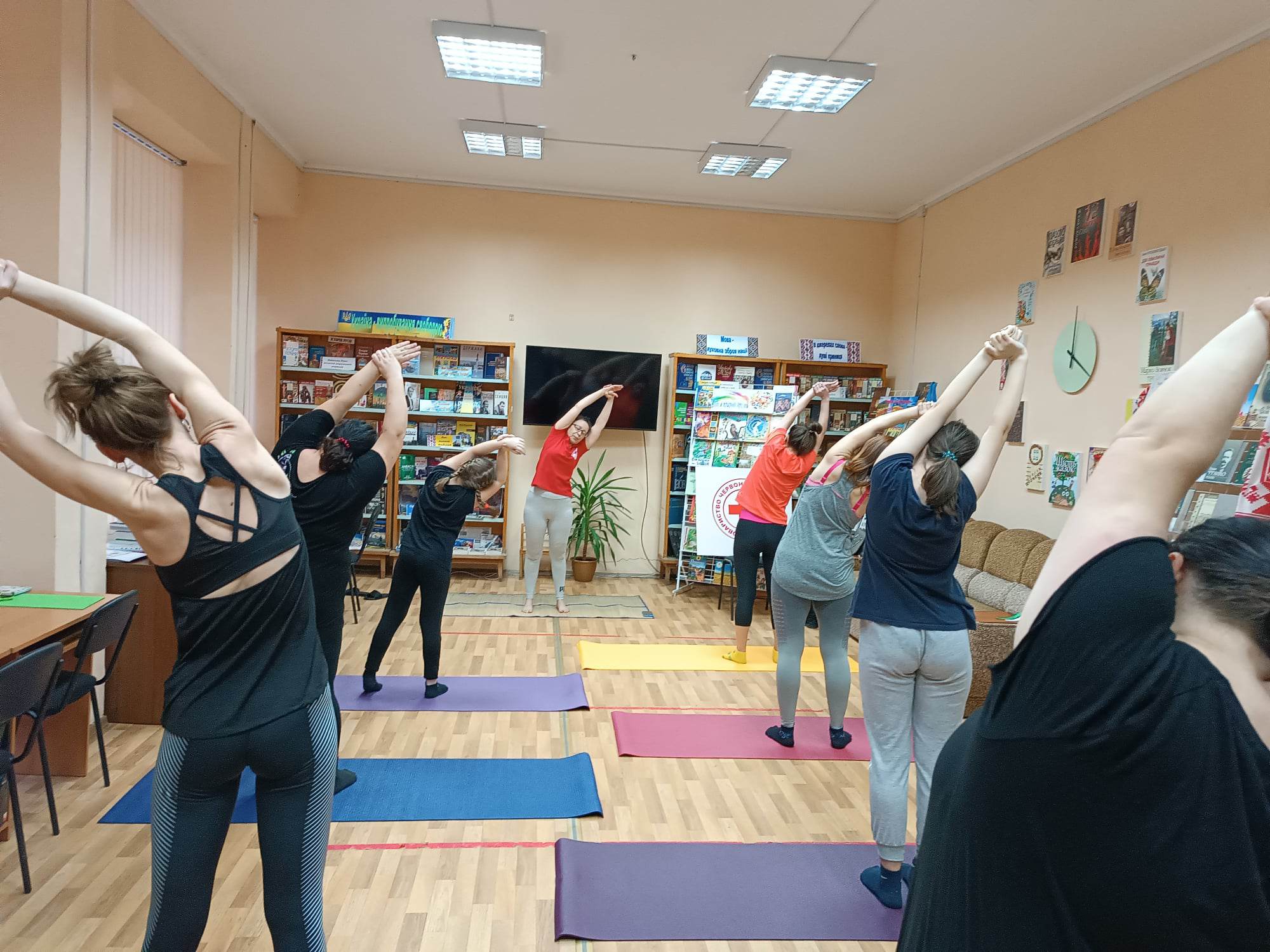 Запрошуємо всих бажаючих відвідати заняття з йоги
