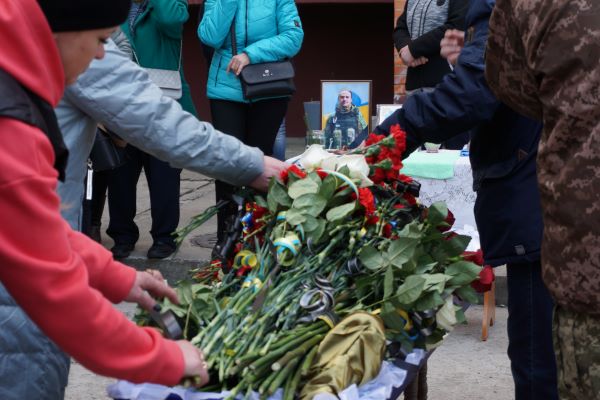 Сьогодні в Охтирці попрощались із загиблим Героєм Пушкарем Едуардом