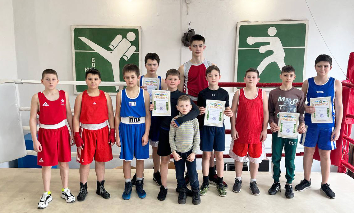 Вітаємо спортсменів і тренера з гарним результатом!