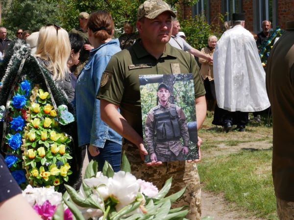 Сьогодні місто простилося з нашим захисником Сергієм Багном