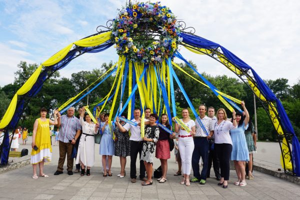 ПРИВІТАННЯ МІСЬКОГО ГОЛОВИ ОХТИРКИ З ДНЕМ УКРАЇНСЬКОЇ ДЕРЖАВНОСТІ