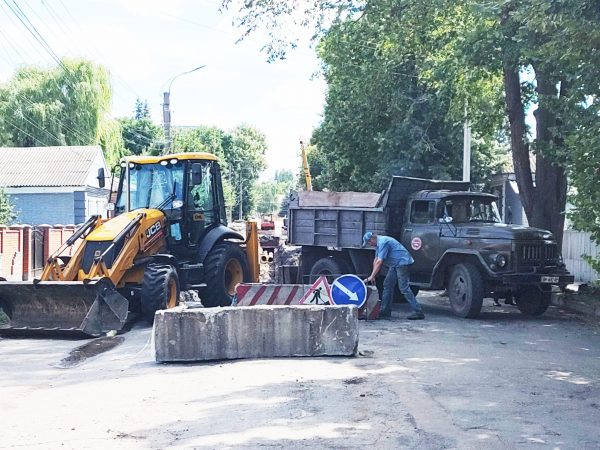 ТРИВАЮТЬ РЕМОНТНІ РОБОТИ ТЕПЛОМЕРЕЖІ ПО ВУЛИЦІ КИЇВСЬКА