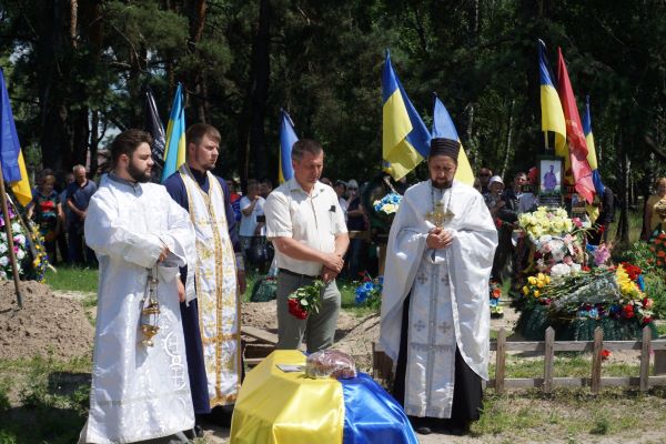 Сьогодні в Охтирці попрощалися з Героєм – Острих Володимиром Вікторовичем