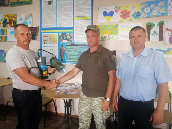 ПІДРОЗДІЛУ ППО ПЕРЕДАЛИ ЗЕНІТНО-ПОШУКОВИЙ ПРОЖЕКТОР