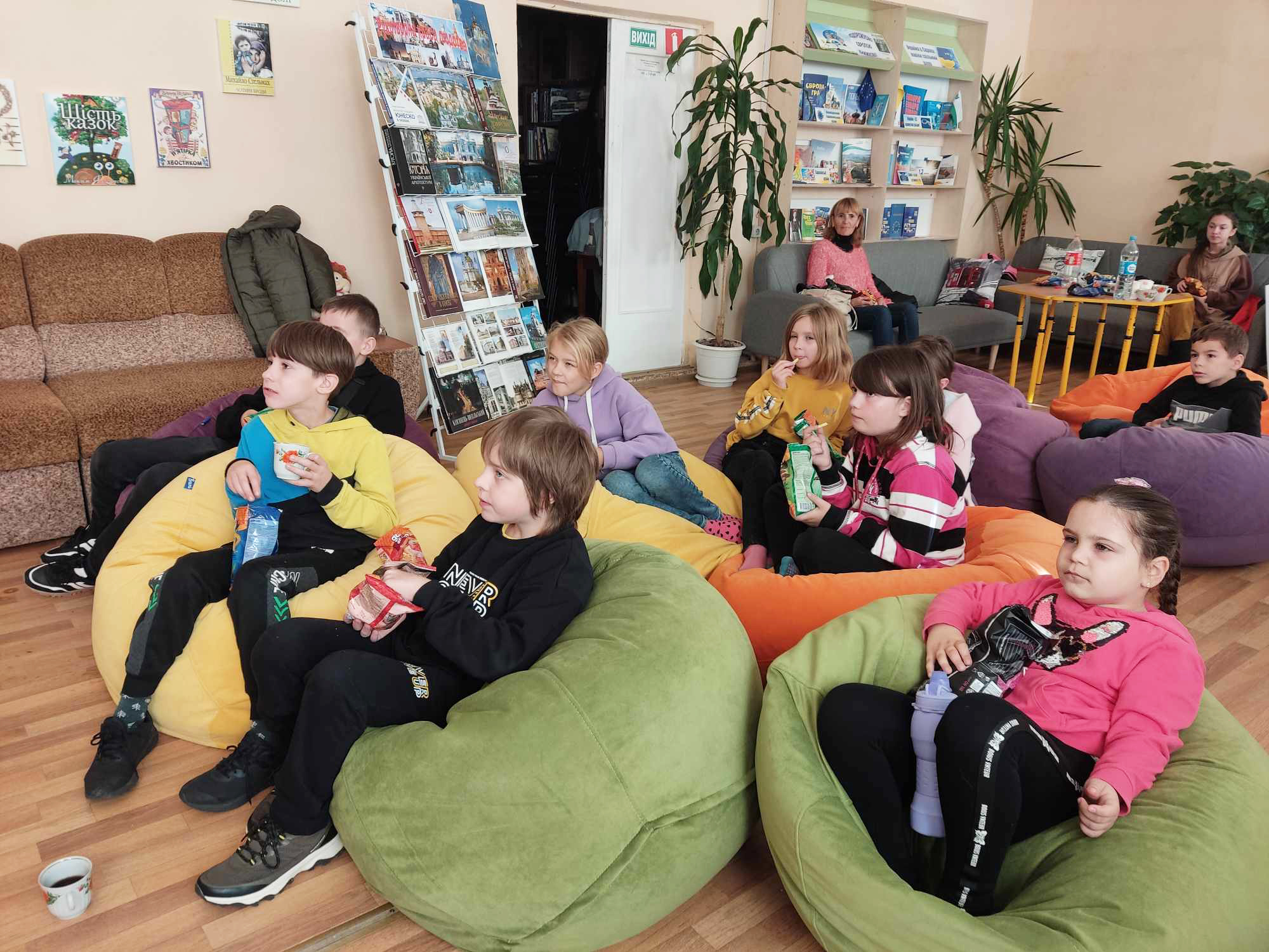 Перегляд мультфільму у бібліотеці
