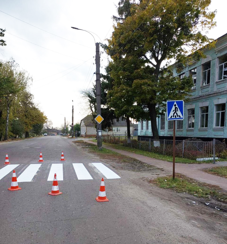 В ОХТИРЦІ ОНОВЛЮЮТЬ ДОРОЖНЮ РОЗМІТКУ