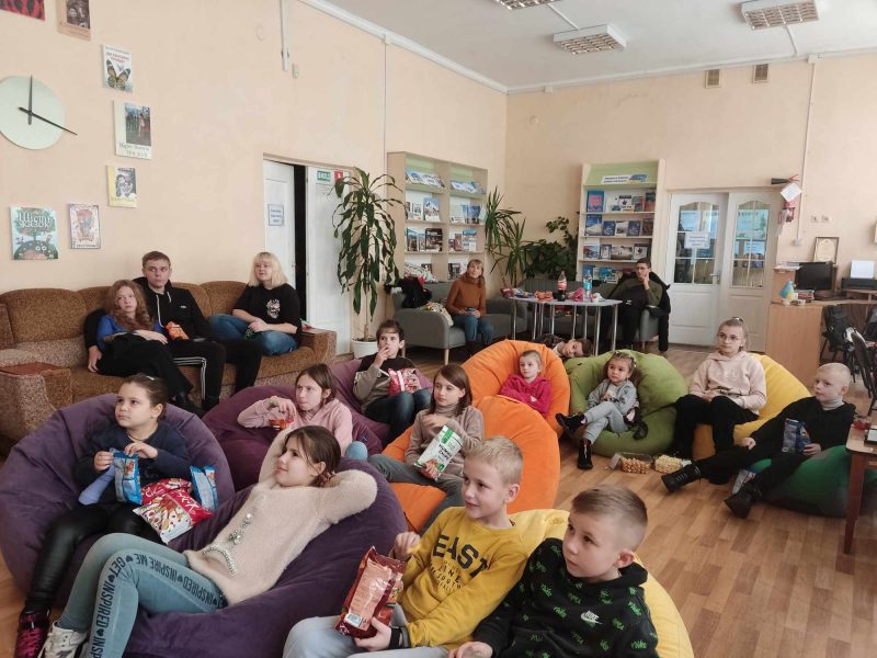 Перегляд мультфільму у бібліотеці
