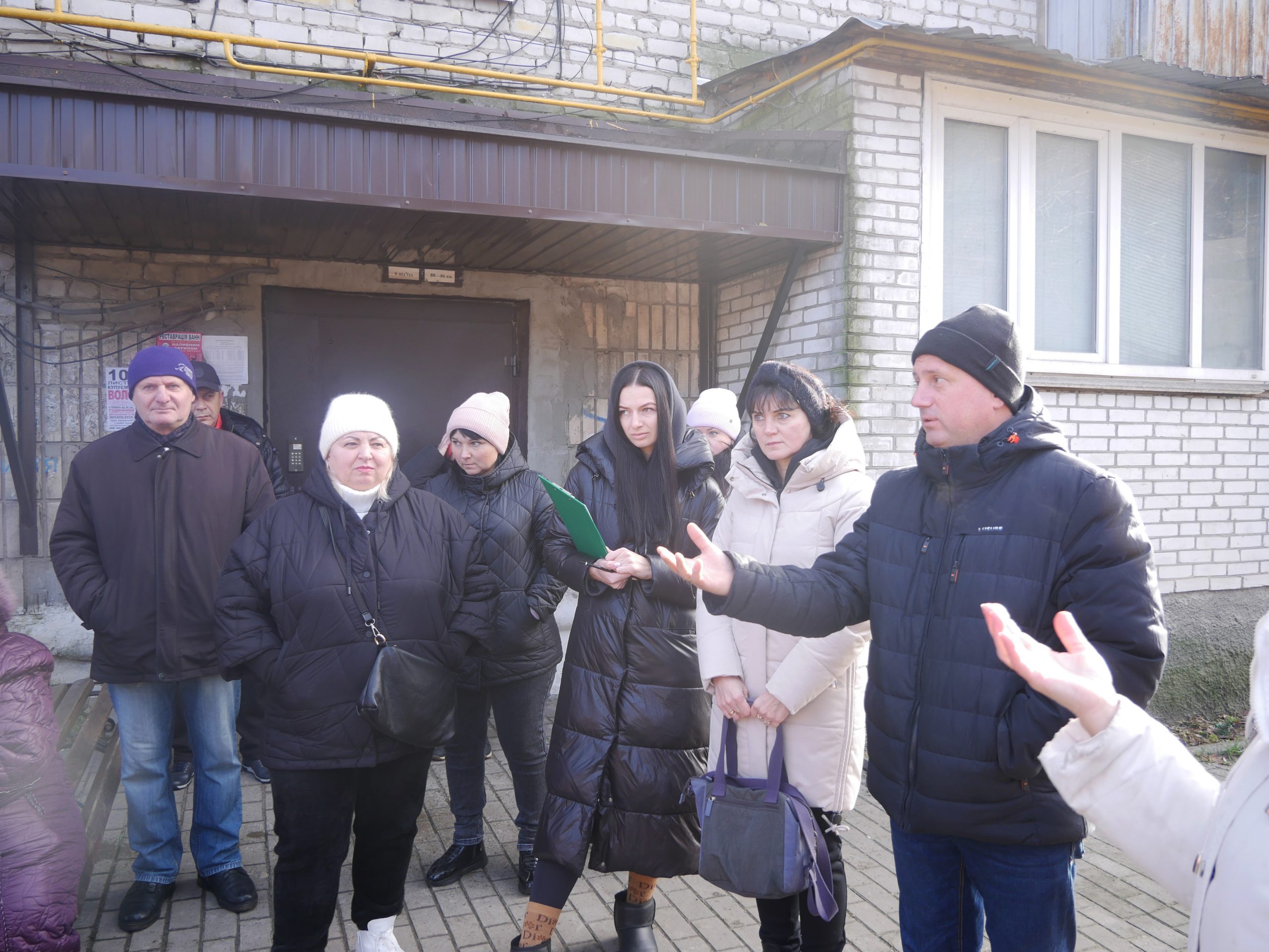 Міський голова провів зустріч у дворі будинку по пров. Чикала, 2