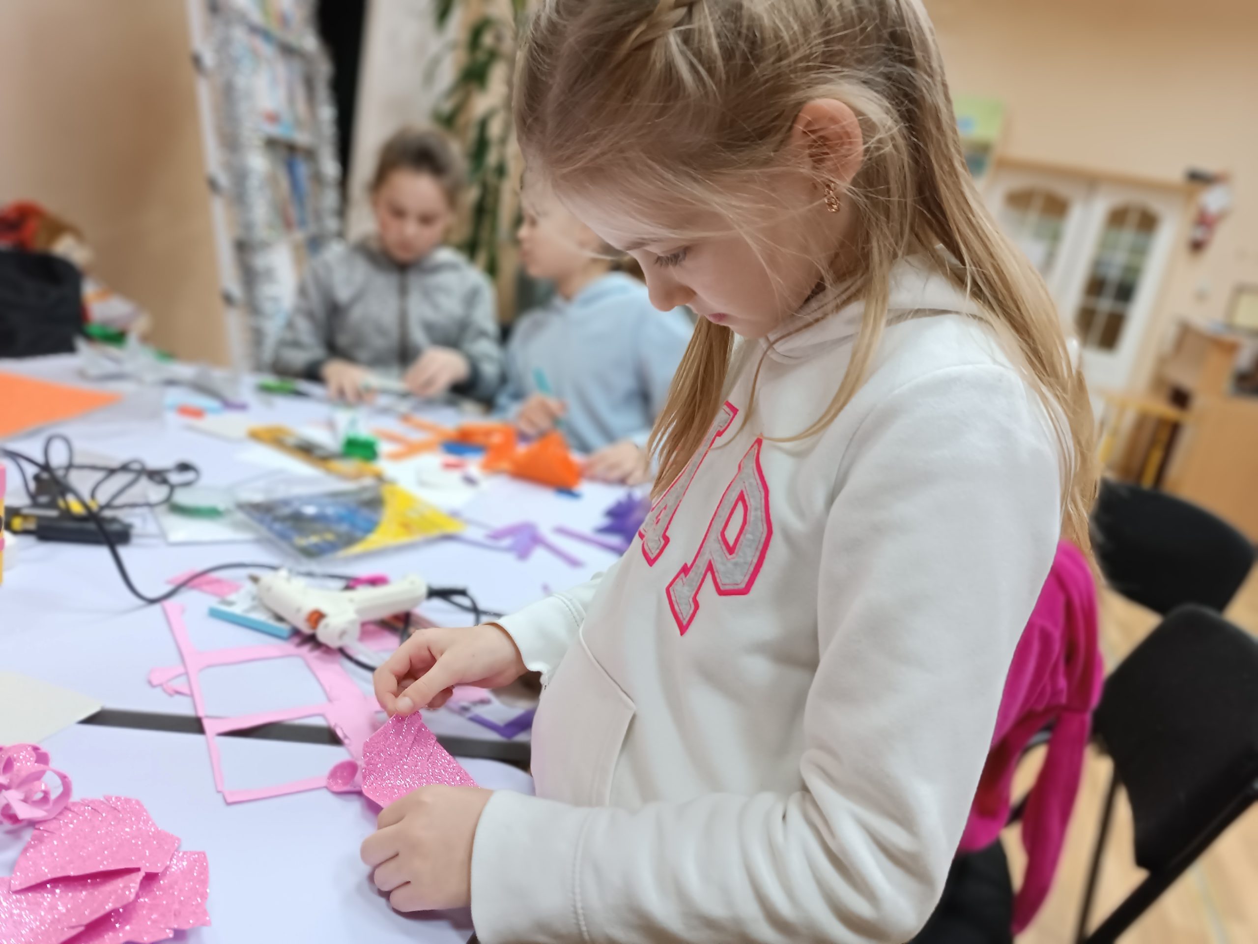 Майстер-клас «Новорічна сніжинка з фоамірана» в бібліотеці