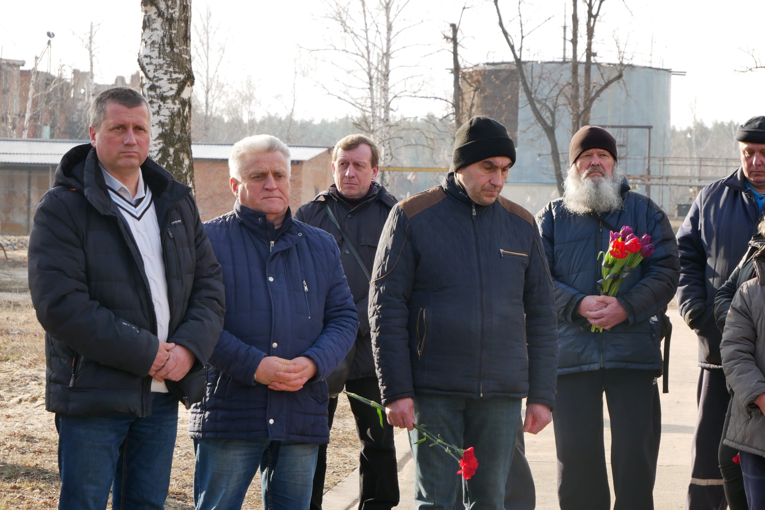 ВШАНУВАЛИ ПАМ’ЯТЬ ЗАГИБЛИХ ПІД ЧАС АВІАУДАРУ ПО ТЕЦ