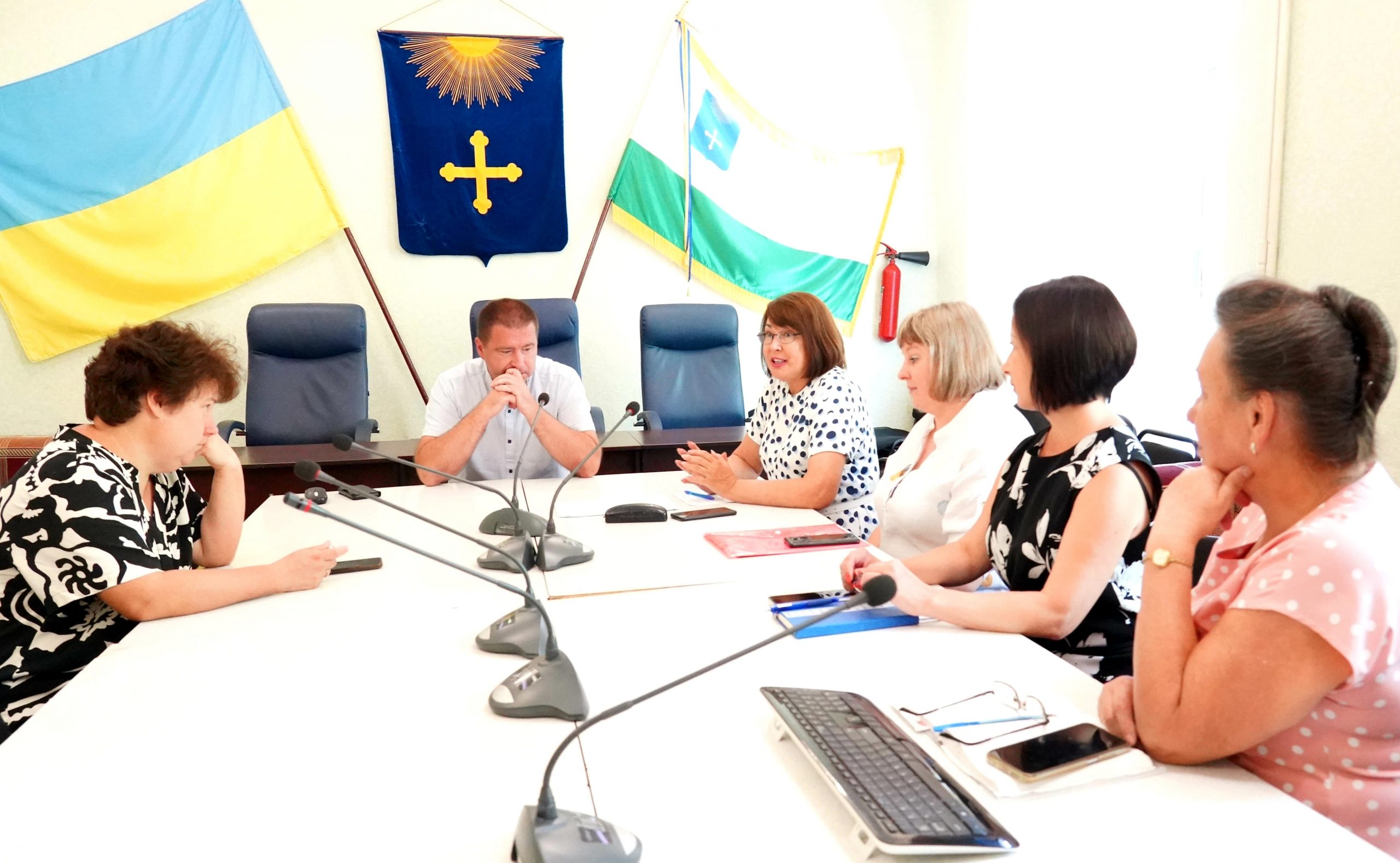 НАРАДА-КОНСУЛЬТАЦІЯ ЩОДО ІНФОРМАЦІЙНОГО ПРОСТОРУ ОХТИРСЬКОЇ ГРОМАДИ