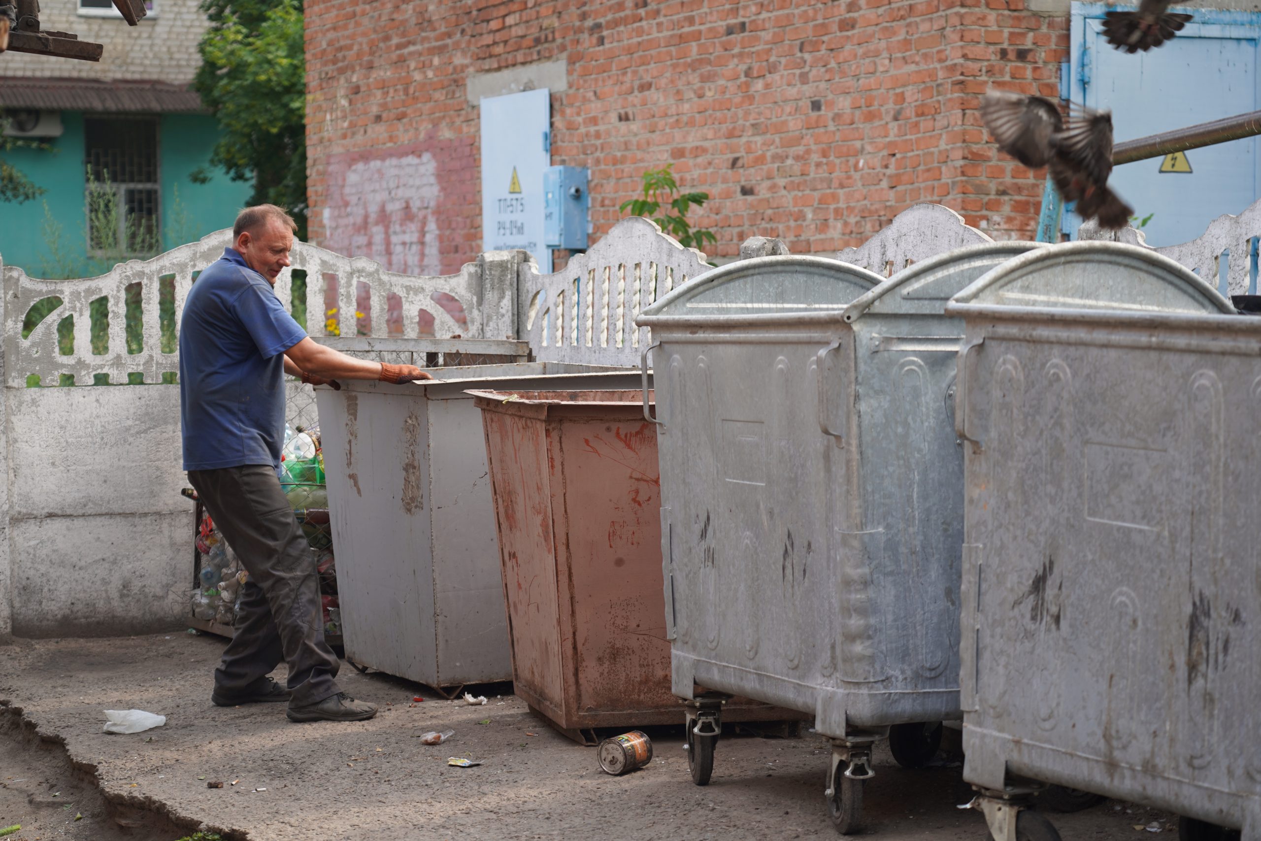 НАГОЛОШУЄМО НА НЕОБХІДНОСТІ УКЛАДАННЯ ДОГОВОРІВ З ВИВЕЗЕННЯ ВІДХОДІВ