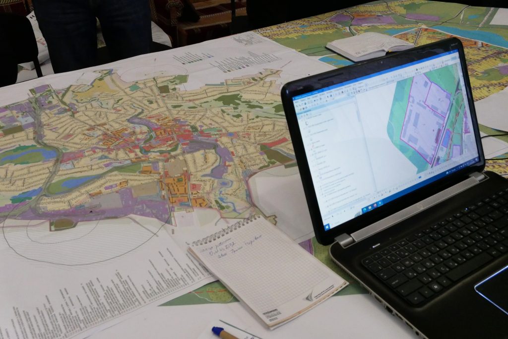 ПОВІДОМЛЕННЯ  про початок громадських слухань розгляду та врахування пропозицій громадськості  у проекті містобудівної документації «Внесення змін до генерального плану міста Охтирка Сумської області з розділом СЕО (стратегічна екологічна оцінка) та внесення змін в План зонування території міста Охтирка (з врахуванням погодженої моделі розвитку міста)»