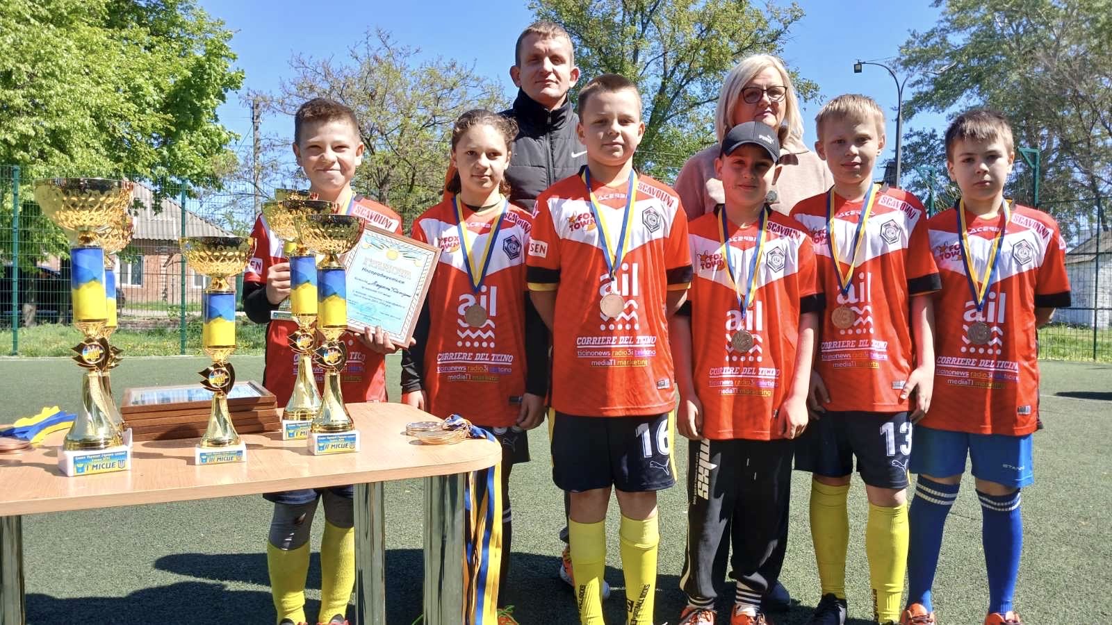 БЕЗЛІЧ ЕМОЦІЙ НА ЗМАГАННІ З ФУТБОЛУ