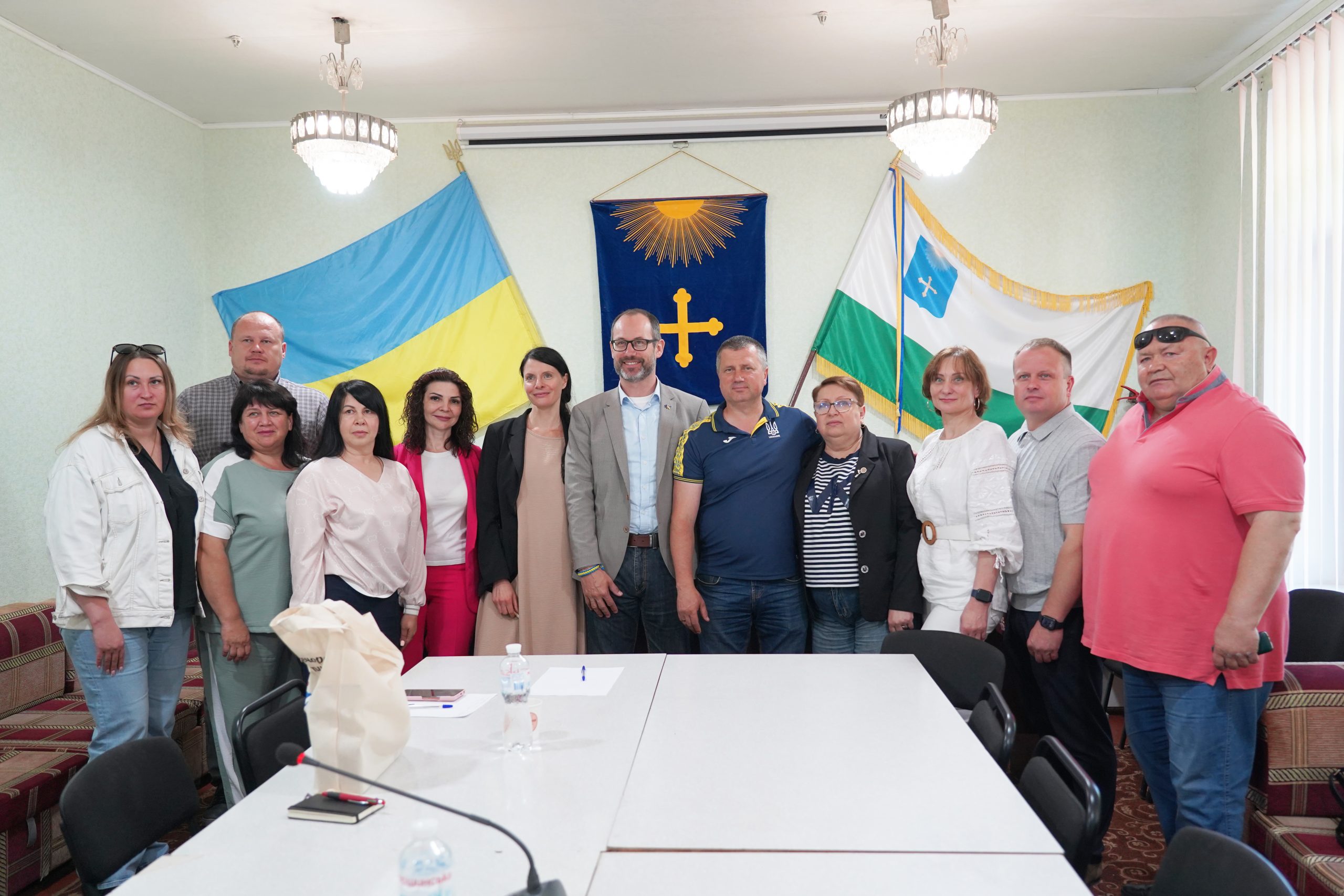 ДЕПУТАТ ЄВРОПЕЙСЬКОГО ПАРЛАМЕНТУ ТА УКРАЇНІСТКА ІЗ ЧЕХІЇ ВІДВІДАЛИ ОХТИРКУ
