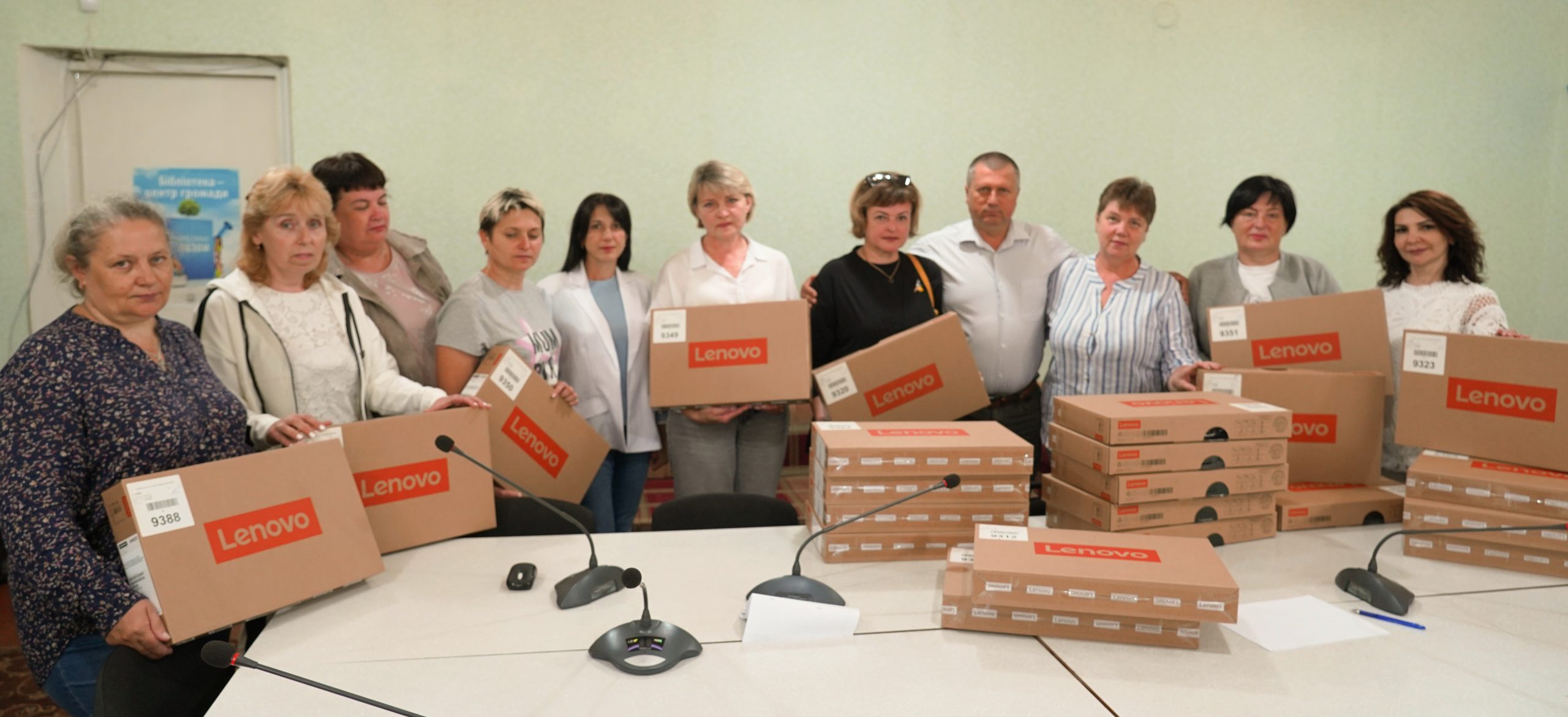 Сім шкіл Охтирки отримали ноутбуки від програми  «Партнерство за Сильну Україну» (FRU-ПСУ)