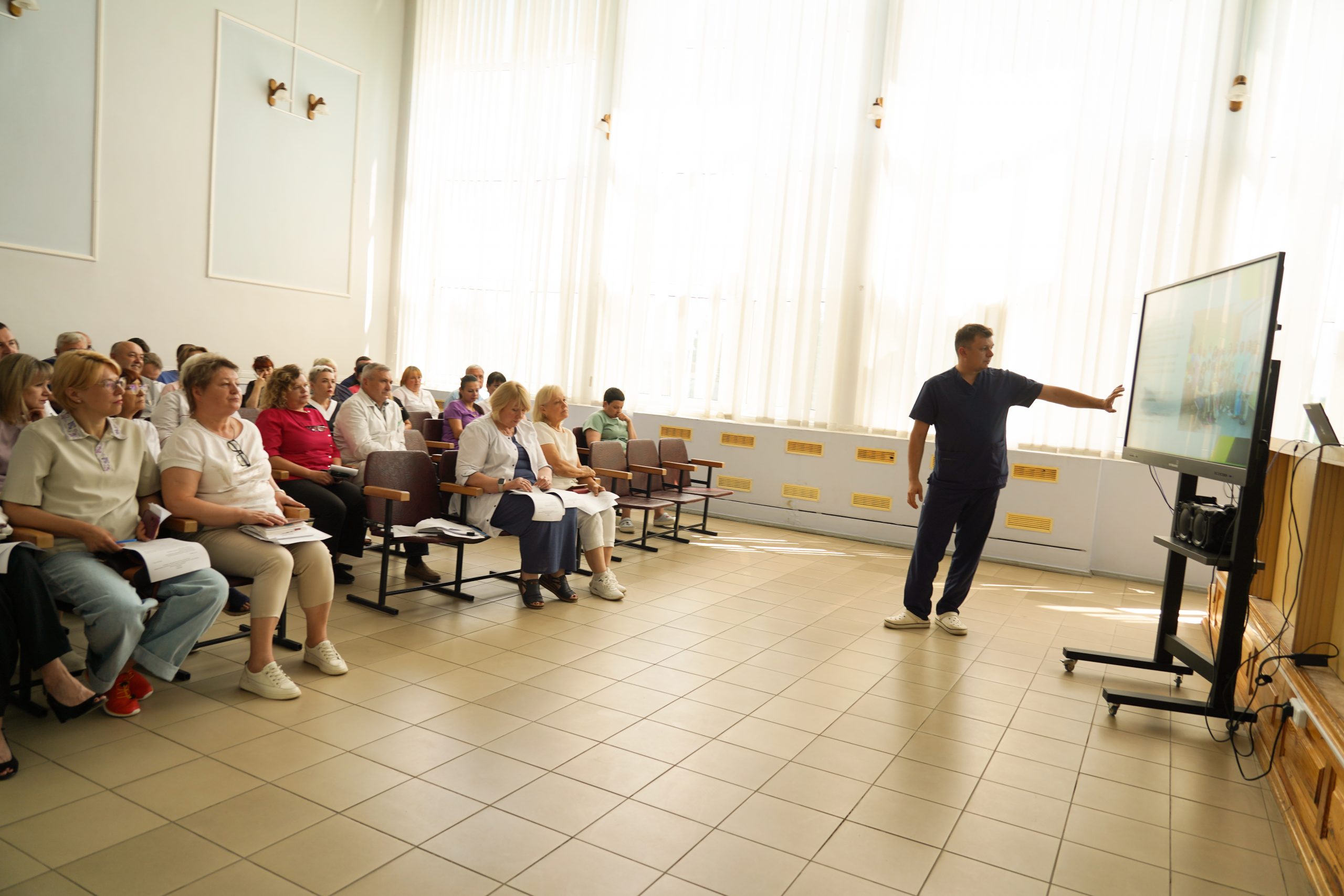 ЯК ПРАЦЮЄ РЕАБІЛІТАЦІЙНЕ ВІДДІЛЕННЯ ОХТИРСЬКОЇ ЛІКАРНІ: ПІДСУМКИ І ПІВРІЧЧЯ 2026 РОКУ